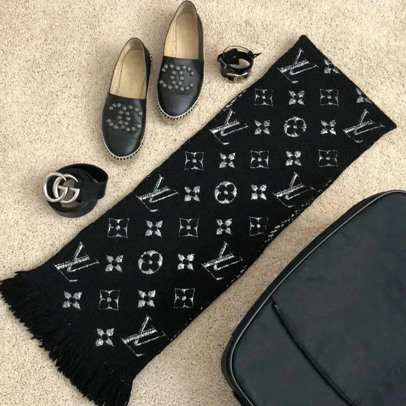 Auth Louis Vuitton Logomania Fabulous Scarf Wrap - Picture 1 of 6